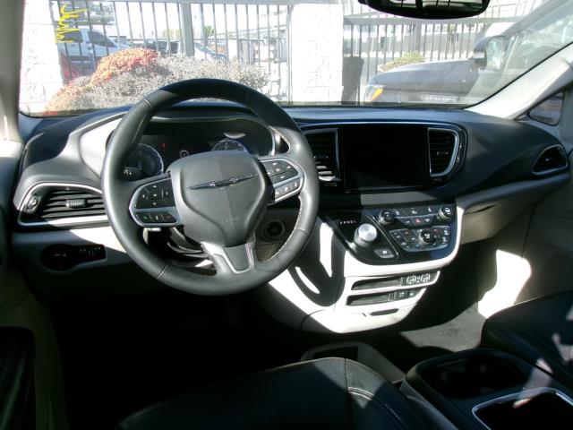 2022 Chrysler Pacifica Touring L FWD