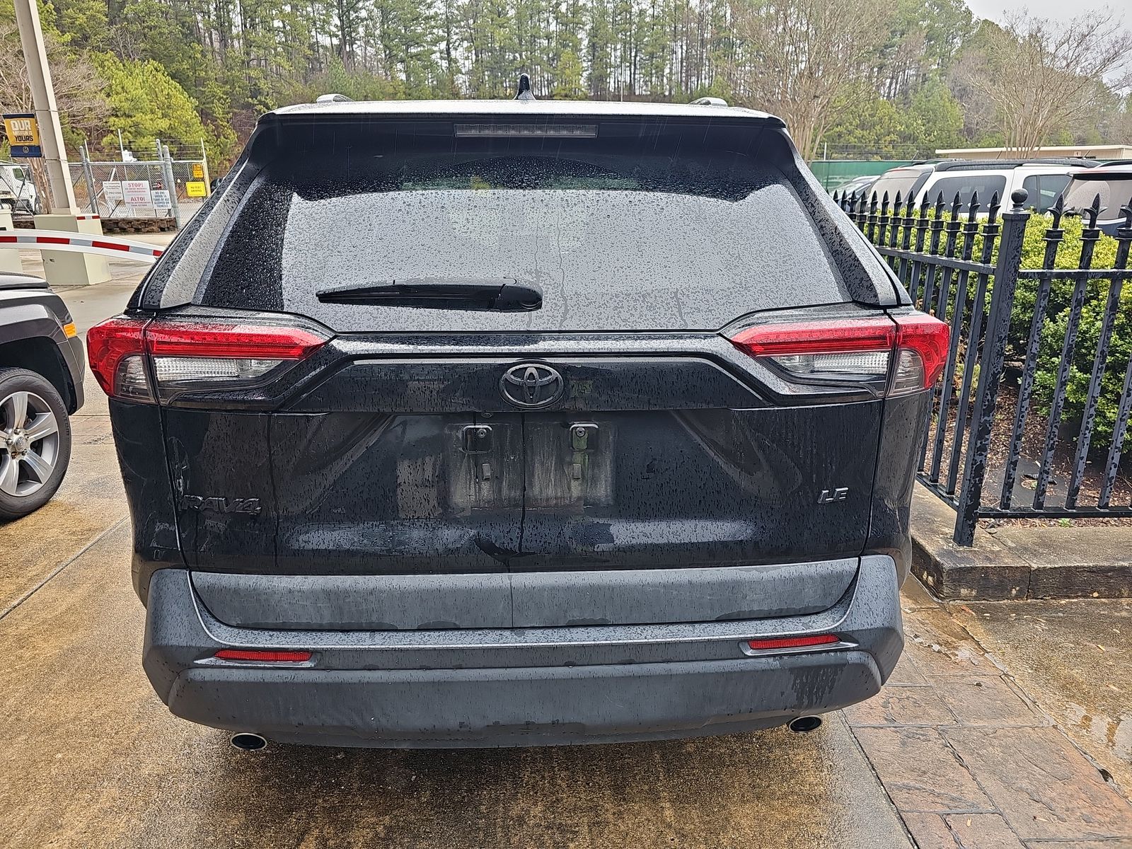 2020 Toyota RAV4 LE FWD