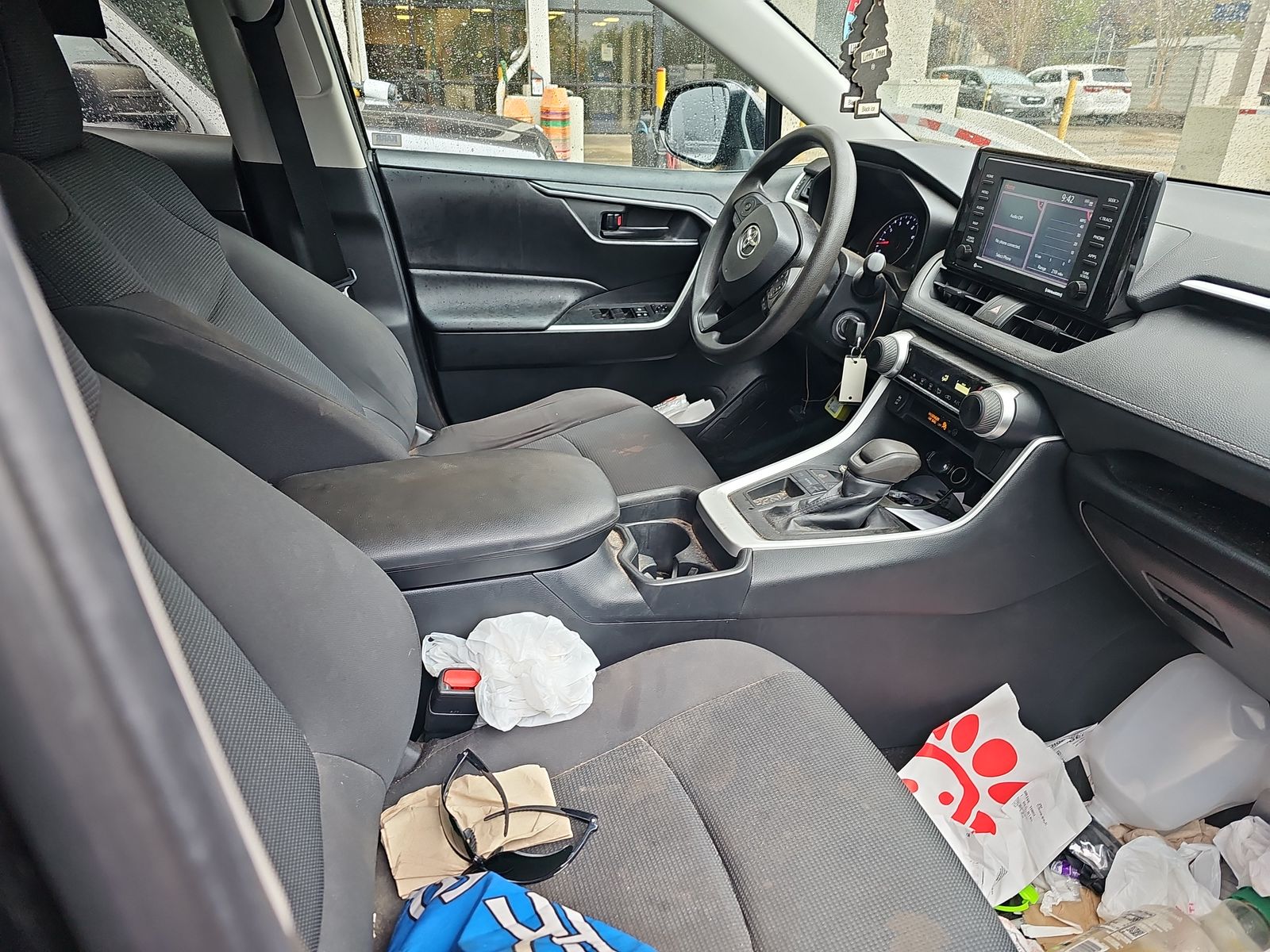 2020 Toyota RAV4 LE FWD