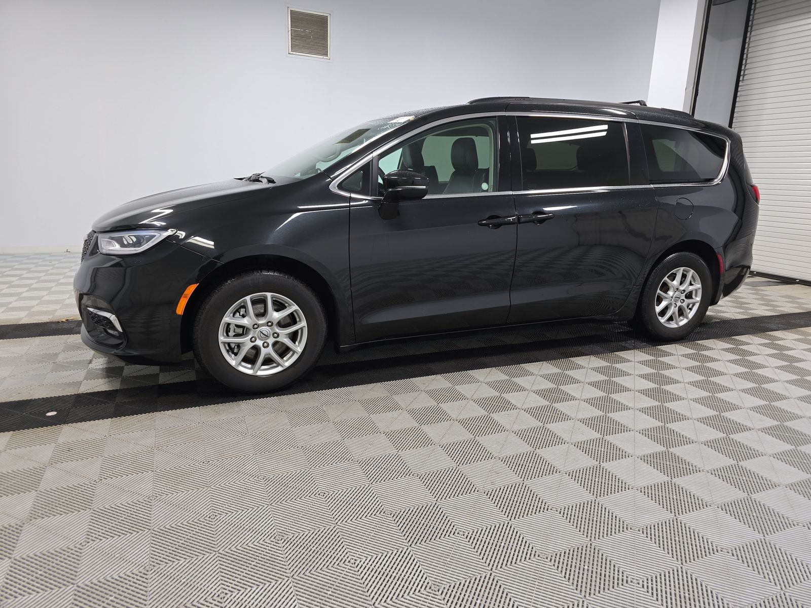 2022 Chrysler Pacifica Touring L FWD