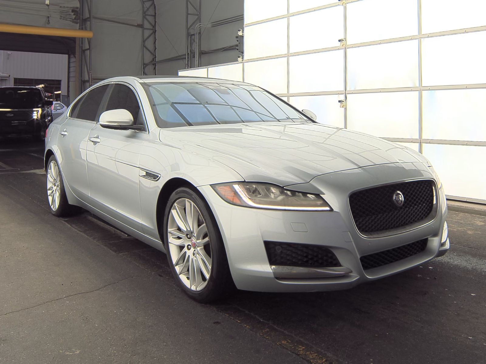 2016 Jaguar XF 35t Prestige RWD