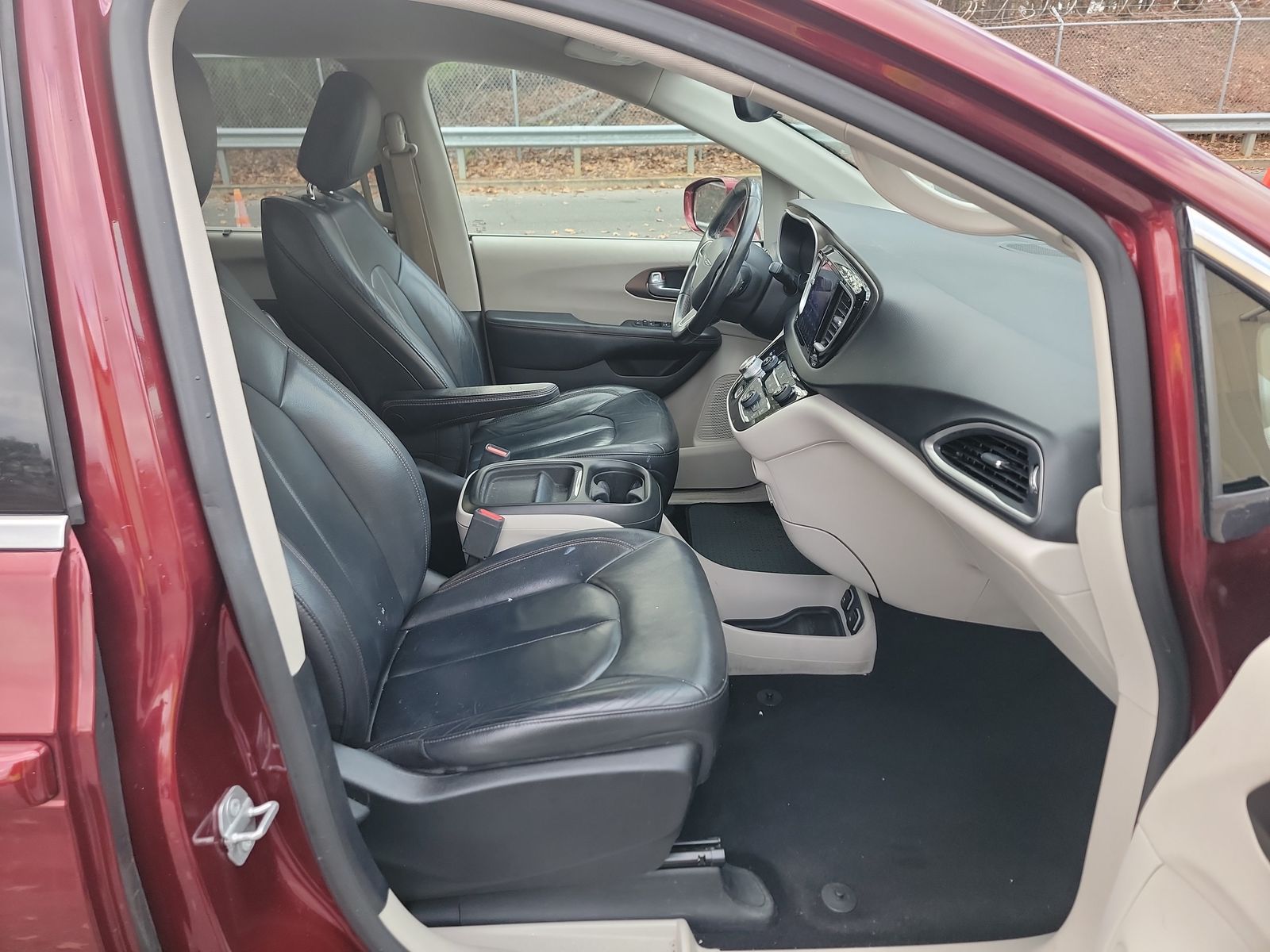 2017 Chrysler Pacifica Touring L FWD