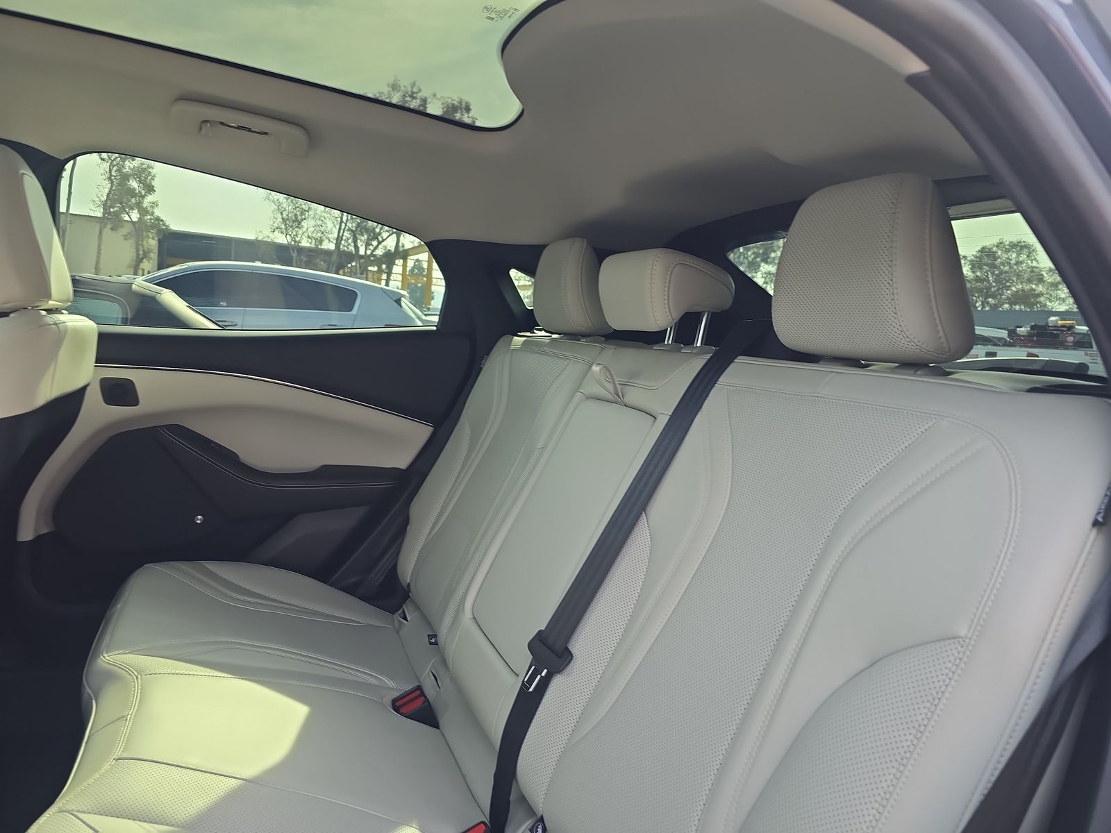 2021 Ford Mustang Mach-E Premium RWD