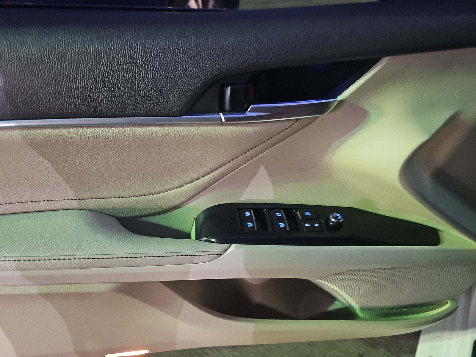 2018 Toyota Camry XLE FWD