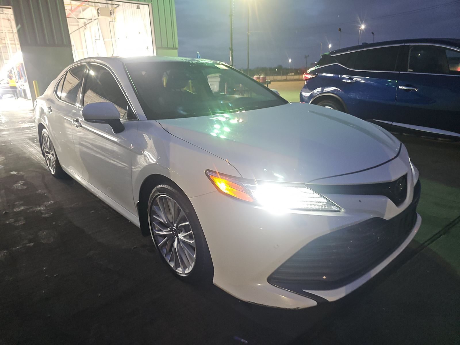 2018 Toyota Camry XLE FWD