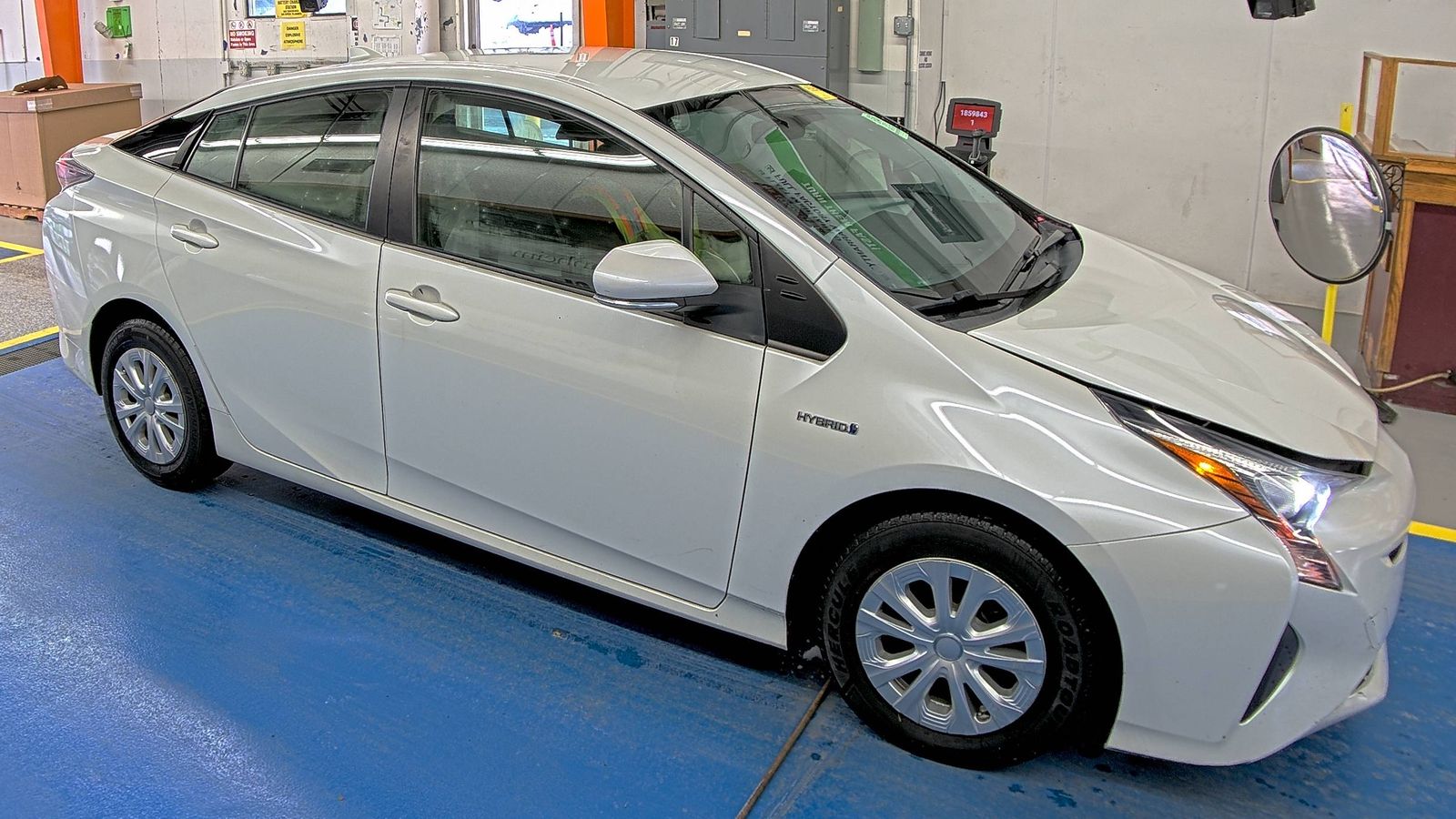 2016 Toyota Prius Two FWD