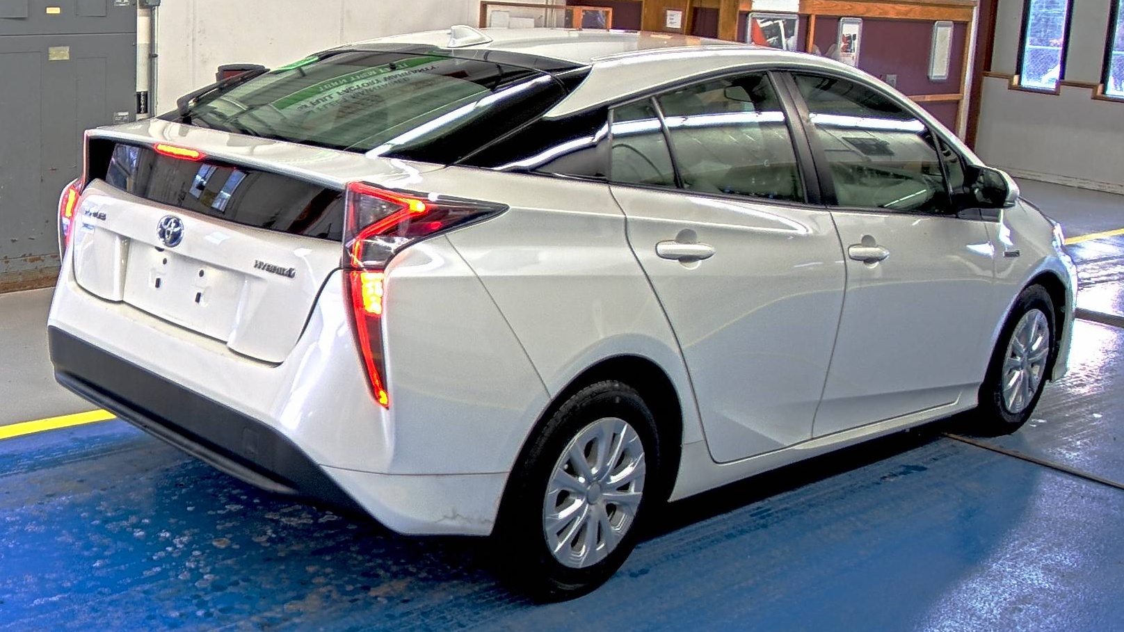 2016 Toyota Prius Two FWD