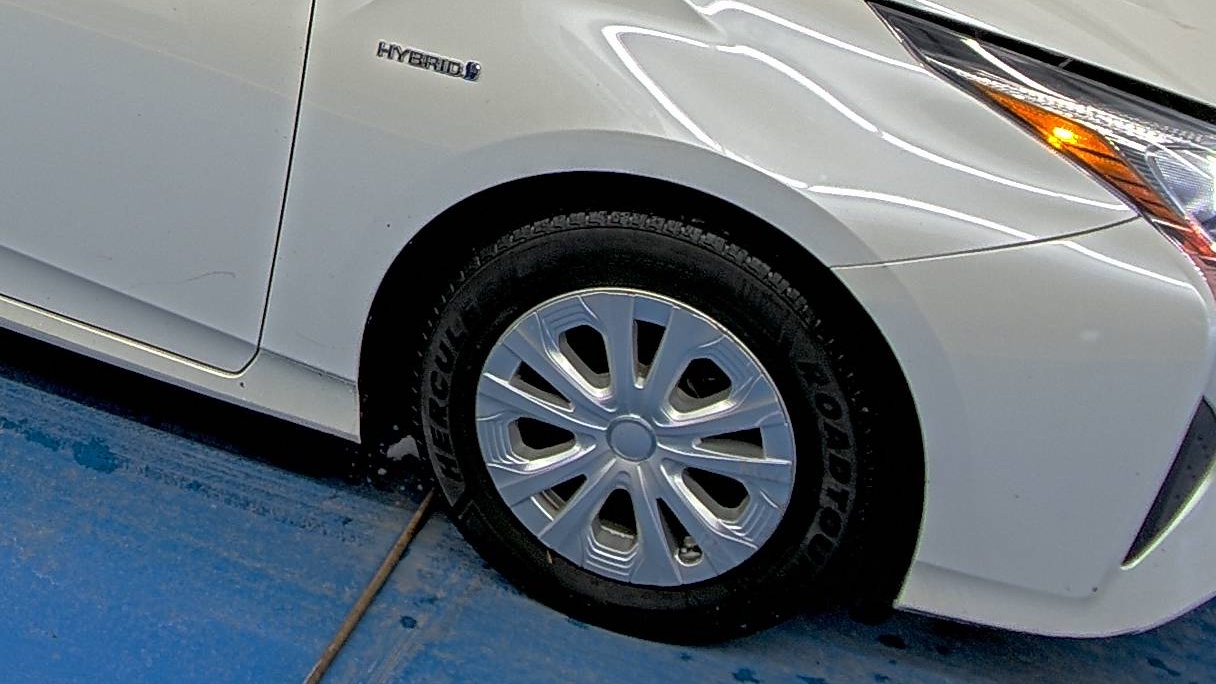 2016 Toyota Prius Two FWD