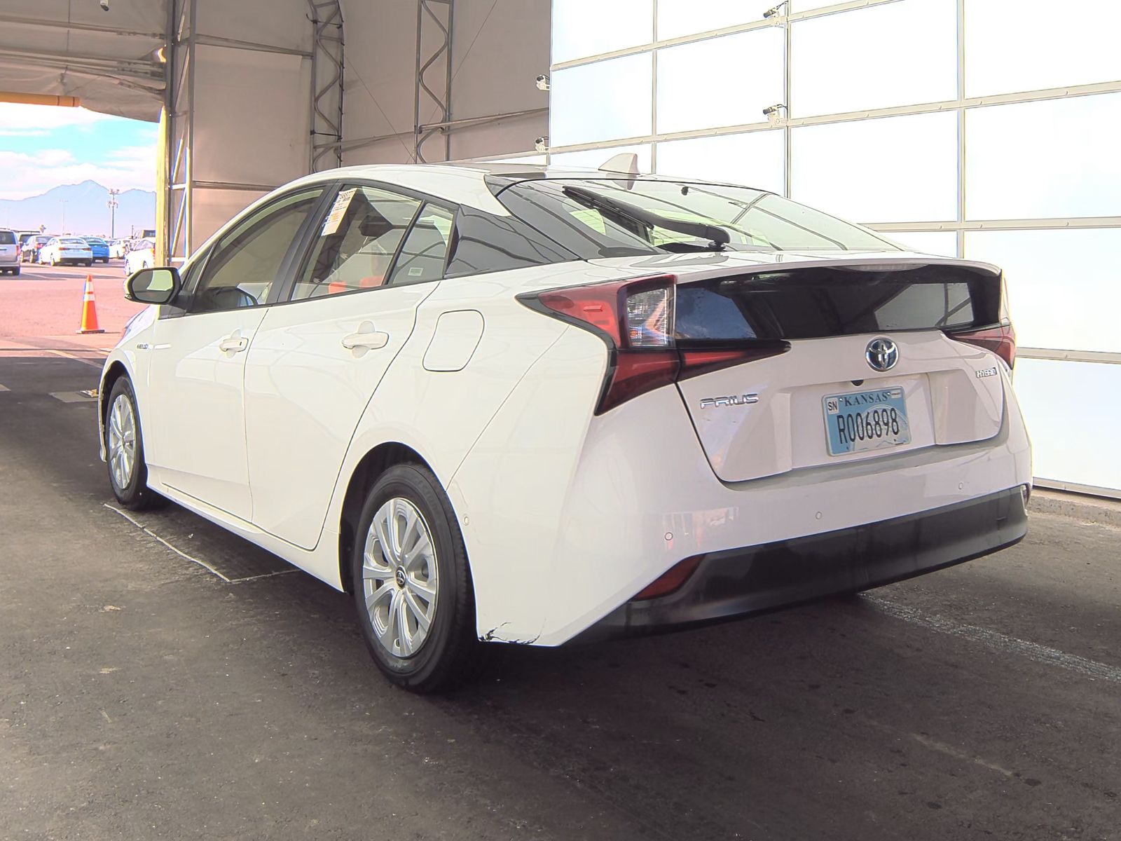 2021 Toyota Prius LE FWD