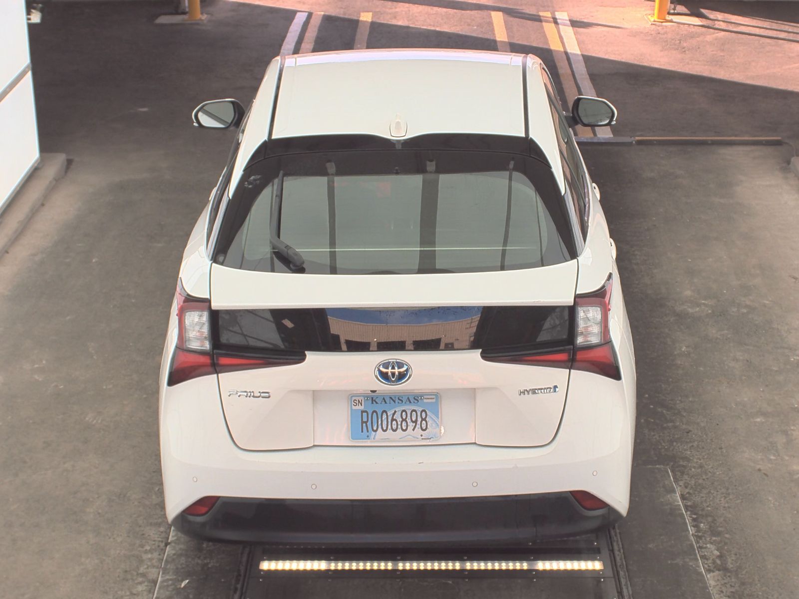 2021 Toyota Prius LE FWD