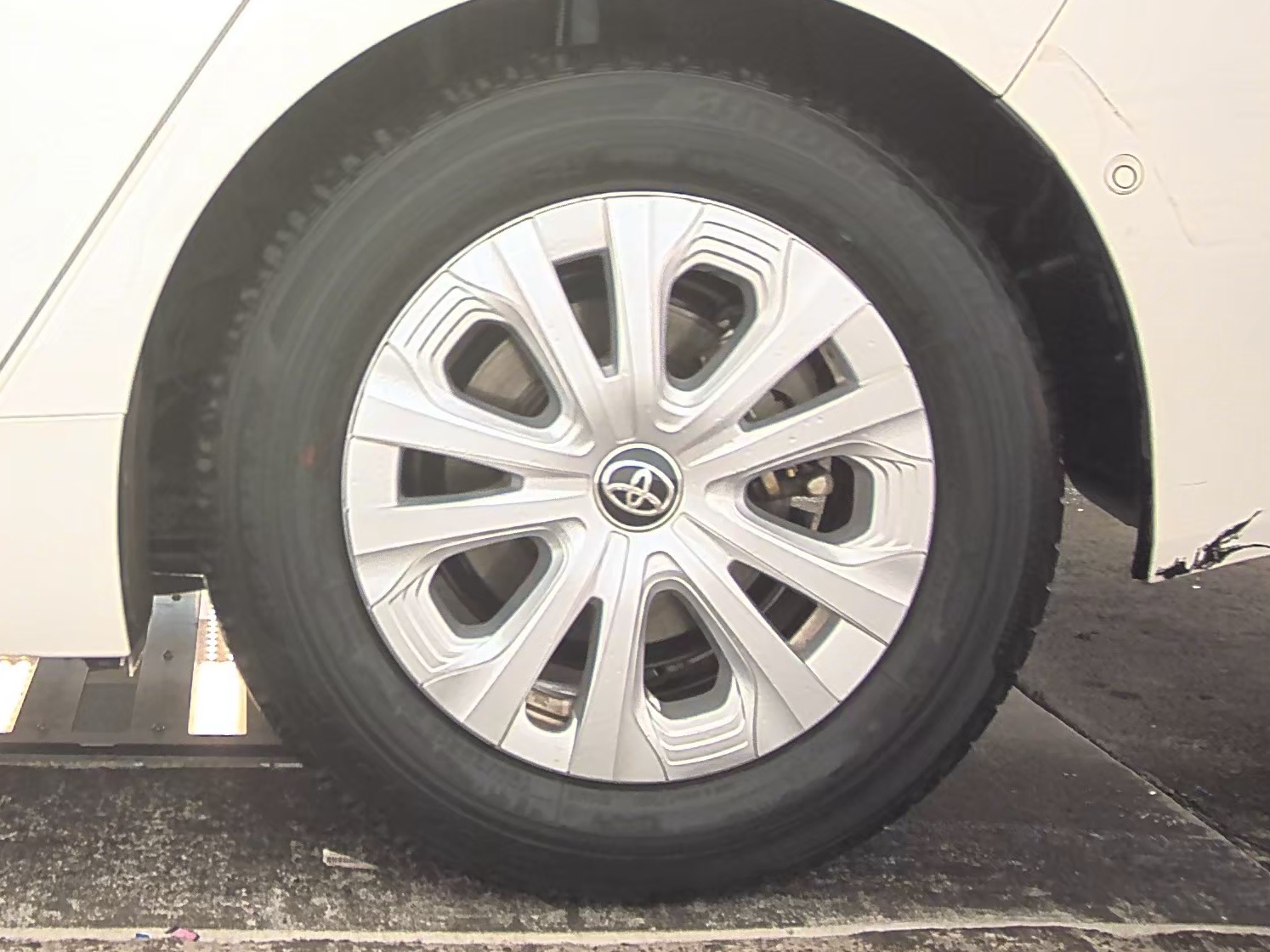 2021 Toyota Prius LE FWD