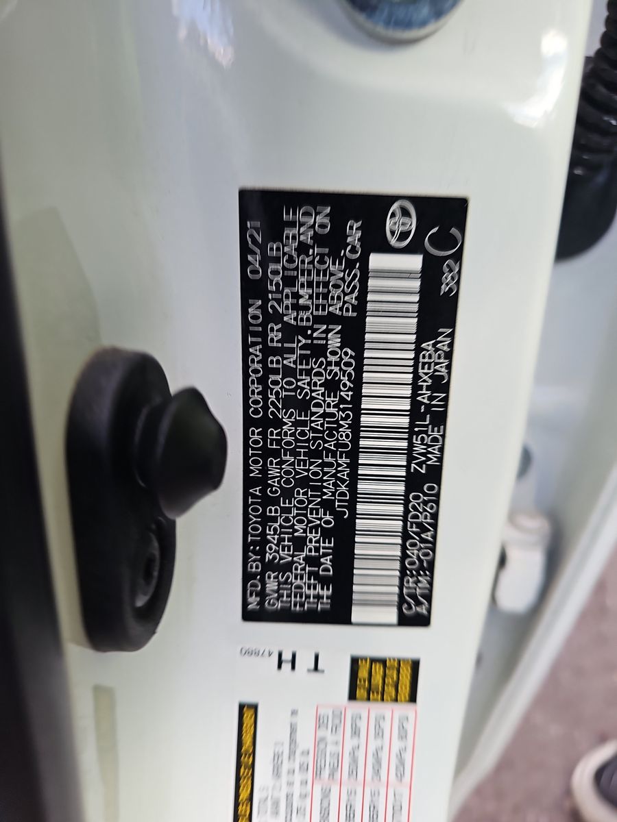 2021 Toyota Prius LE FWD