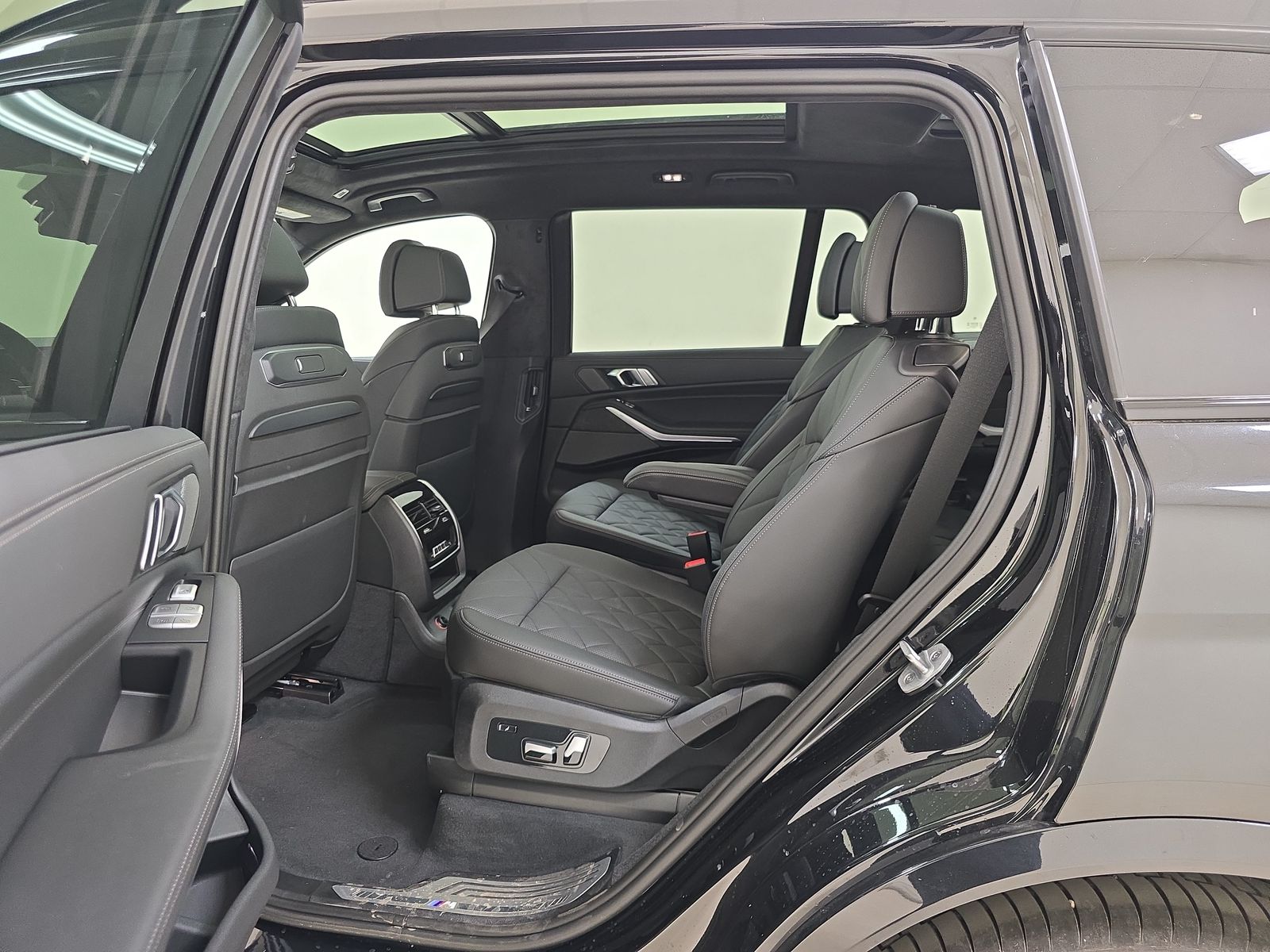 2024 BMW X7 xDrive40i AWD