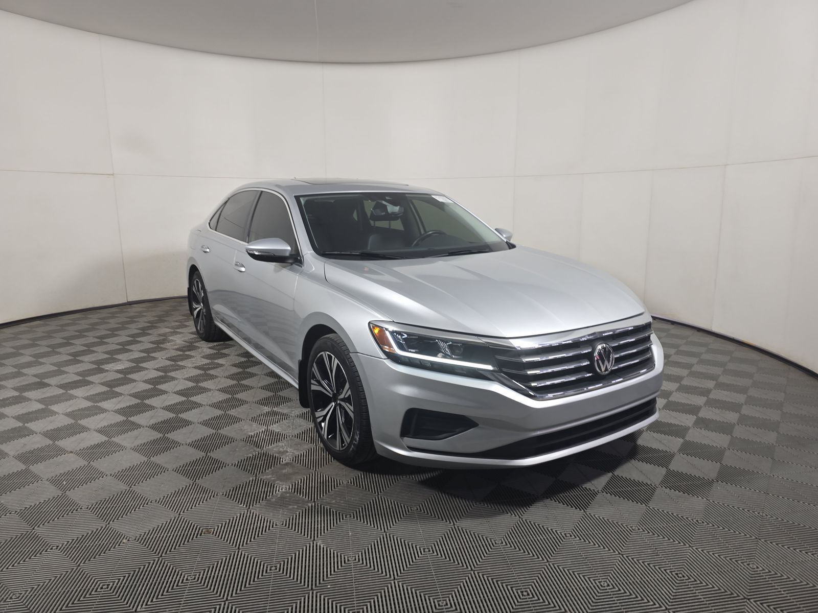 2021 Volkswagen Passat 2.0T SE FWD