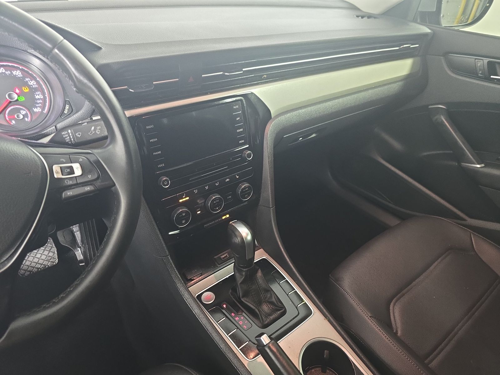 2021 Volkswagen Passat 2.0T SE FWD