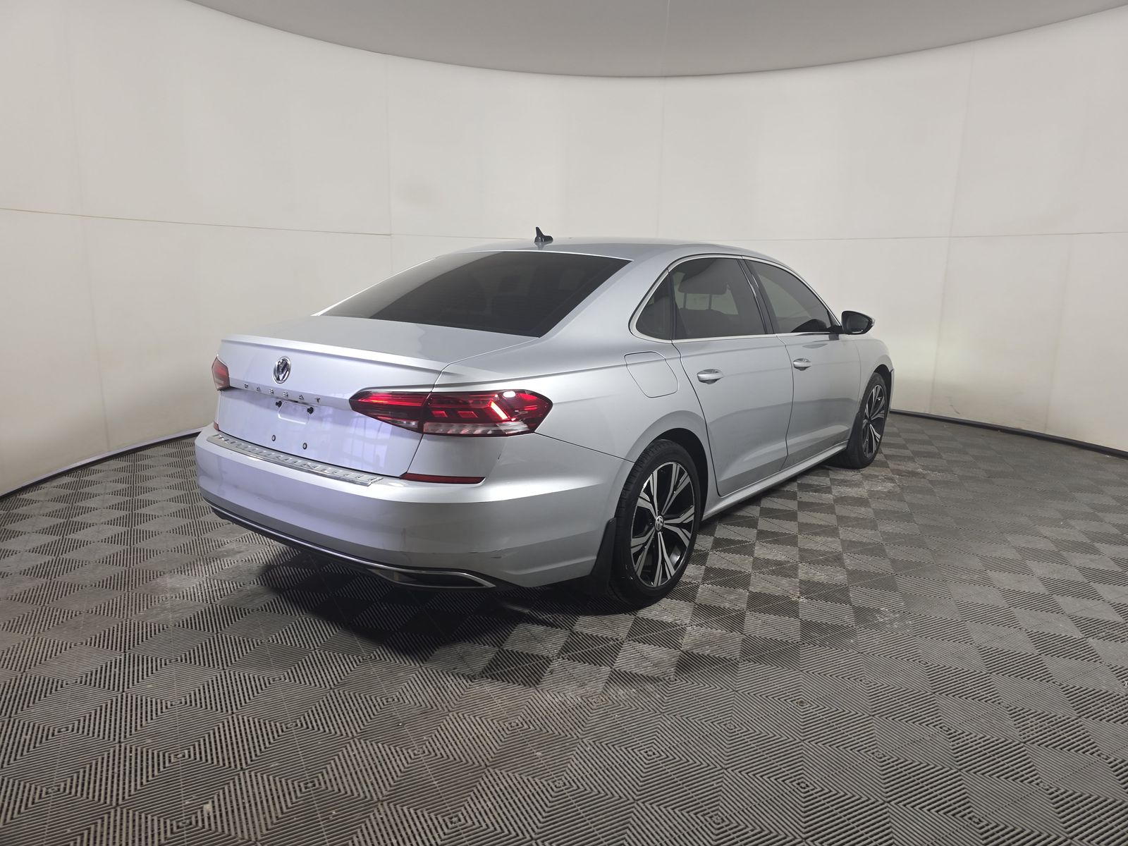 2021 Volkswagen Passat 2.0T SE FWD