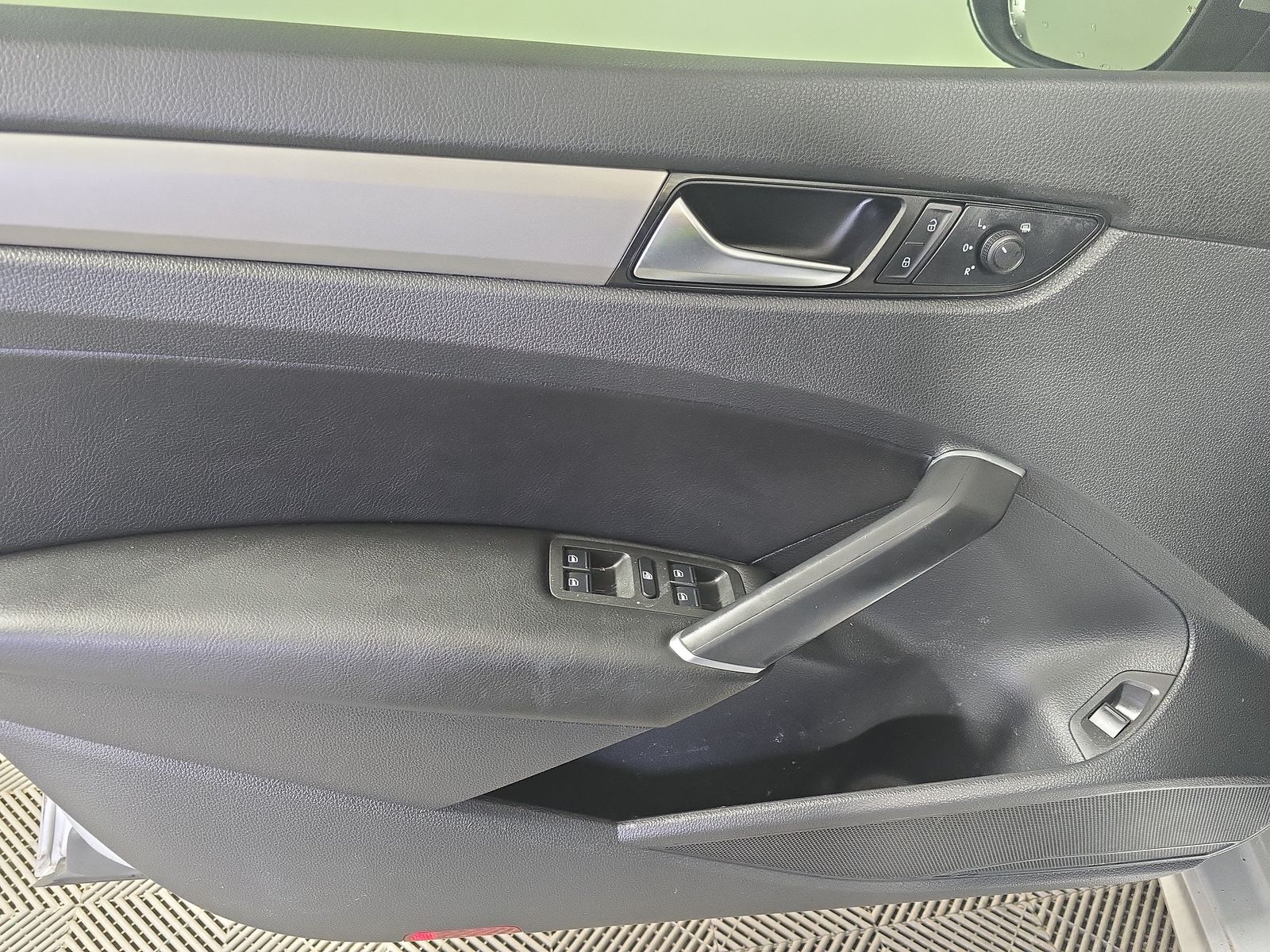 2021 Volkswagen Passat 2.0T SE FWD
