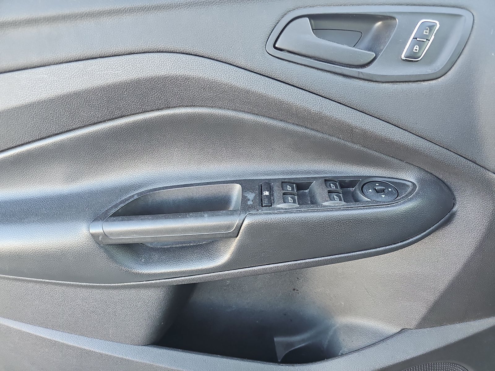 2016 Ford Escape S FWD
