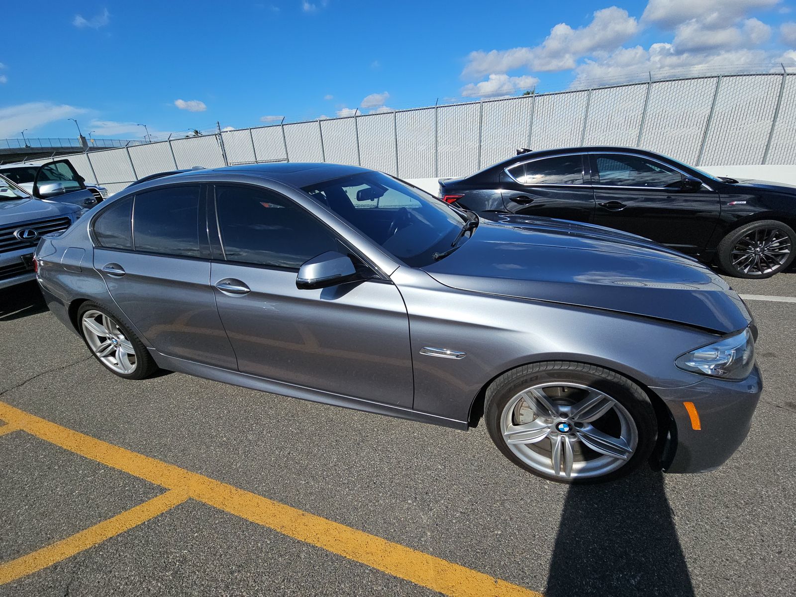 BMW 5 Series Sedan 550i M SPORT LINE снимка BMW 5 Series Sedan 550i M SPORT LINE