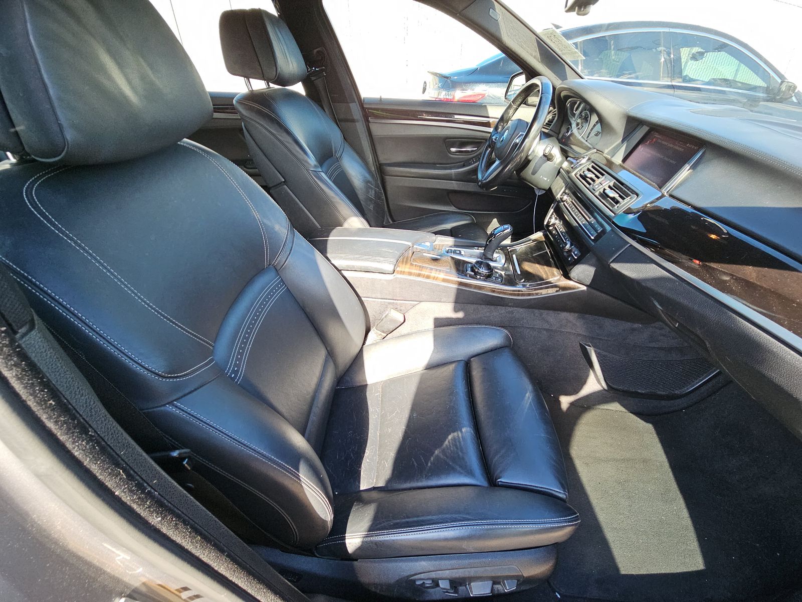 BMW 5 Series Sedan 550i M SPORT LINE снимка BMW 5 Series Sedan 550i M SPORT LINE