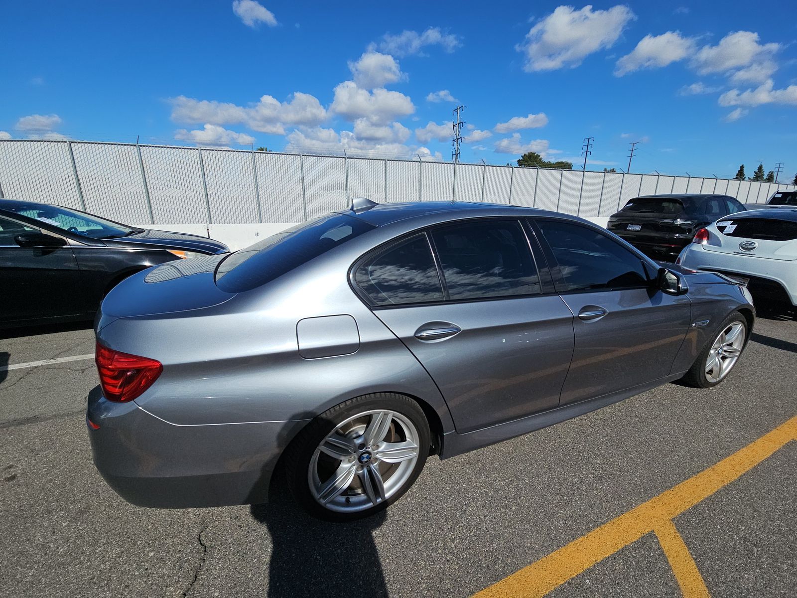 BMW 5 Series Sedan 550i M SPORT LINE снимка BMW 5 Series Sedan 550i M SPORT LINE
