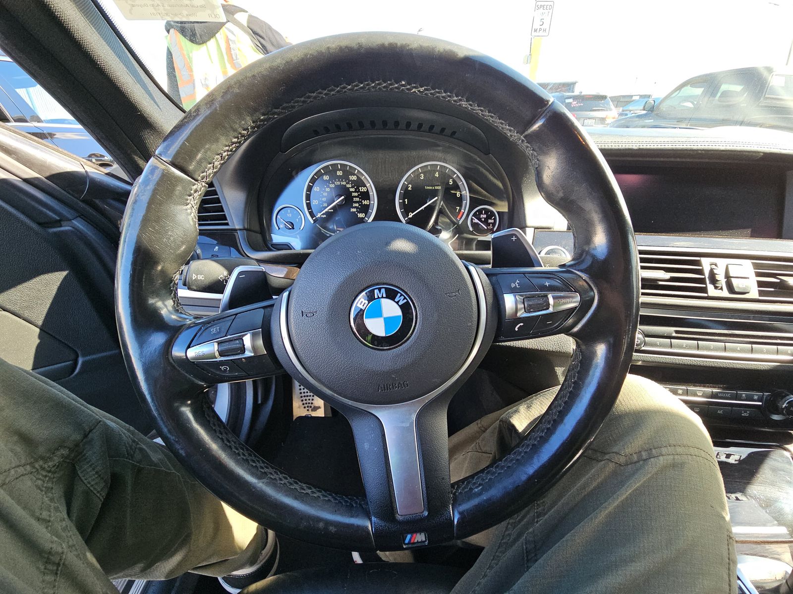 BMW 5 Series Sedan 550i M SPORT LINE снимка BMW 5 Series Sedan 550i M SPORT LINE