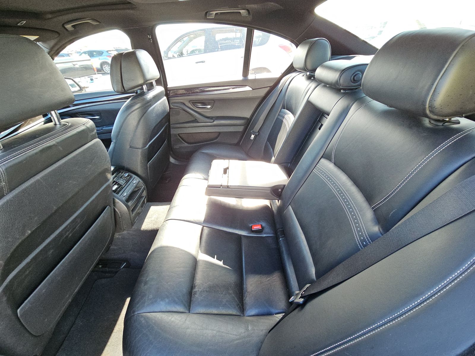 BMW 5 Series Sedan 550i M SPORT LINE снимка BMW 5 Series Sedan 550i M SPORT LINE