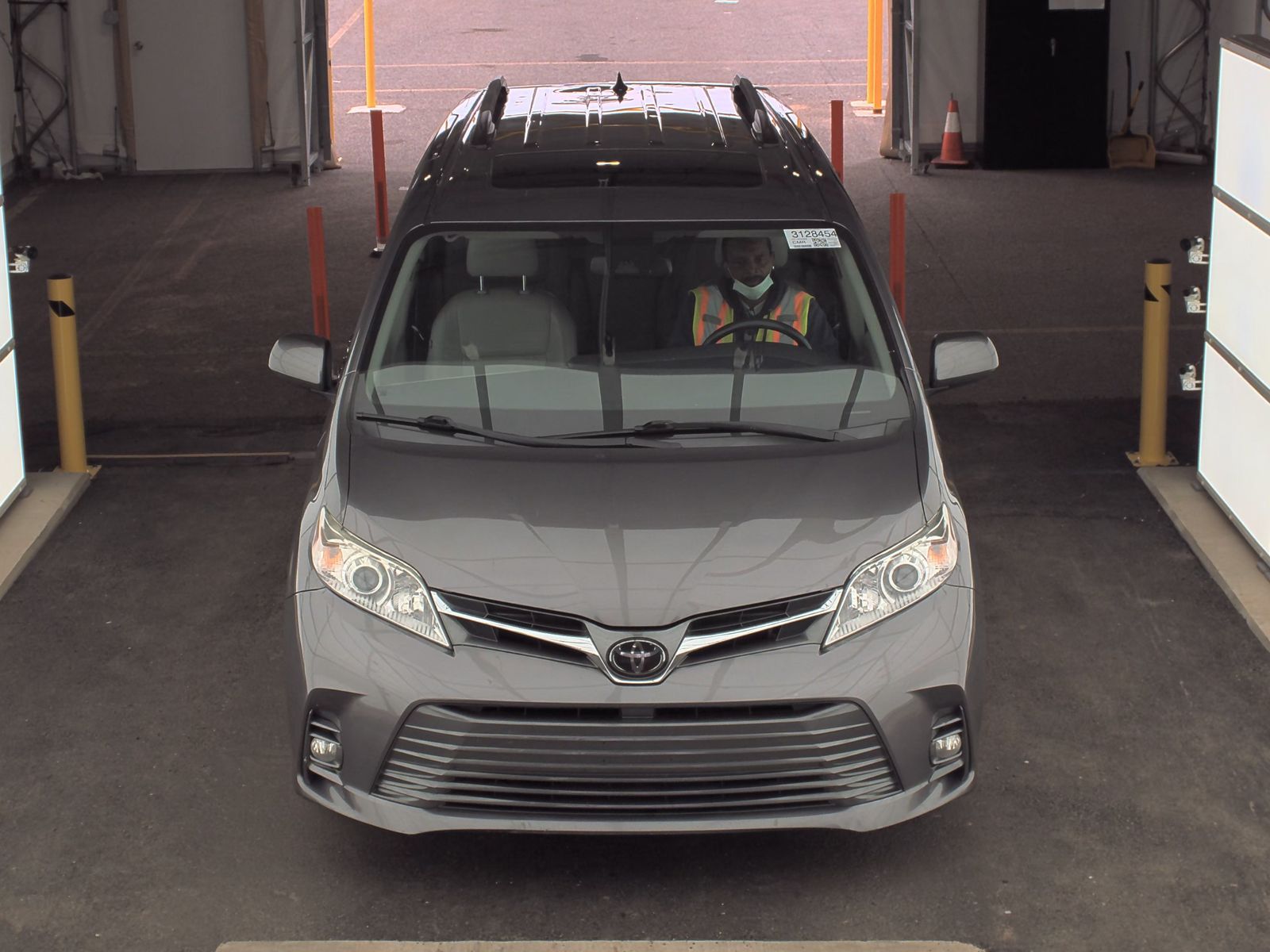 2020 Toyota Sienna XLE FWD