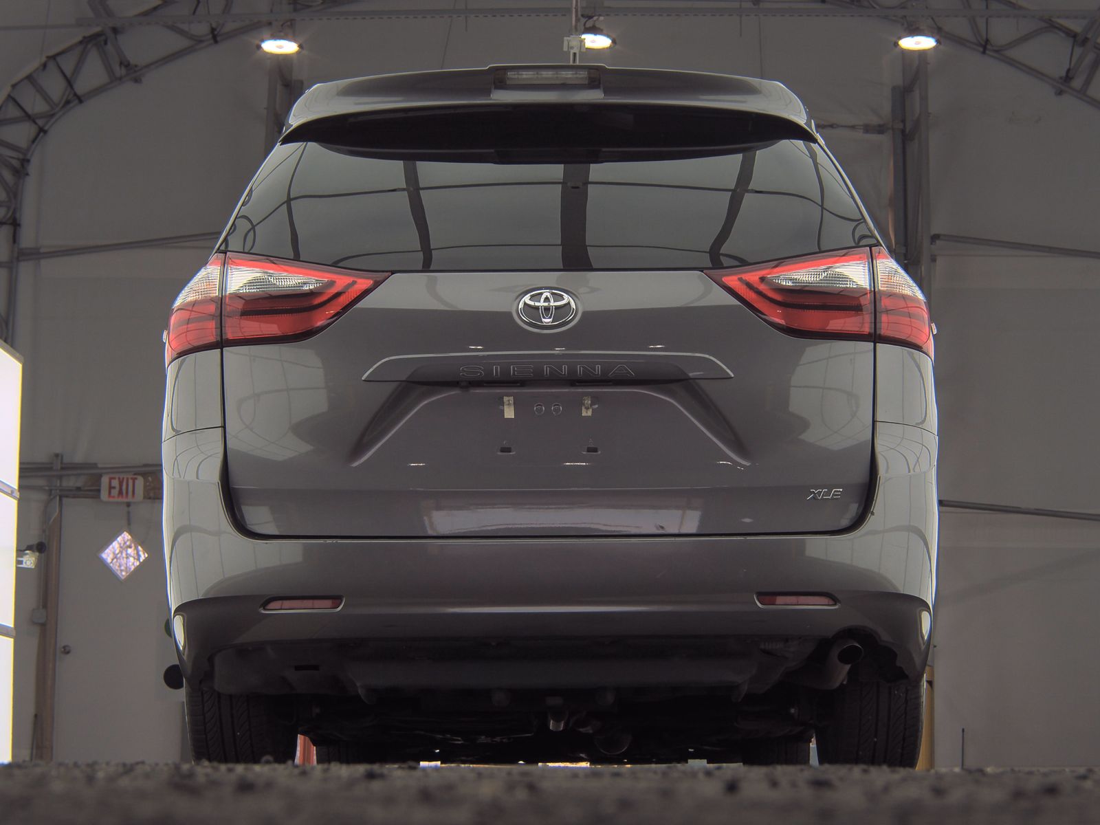 2020 Toyota Sienna XLE FWD