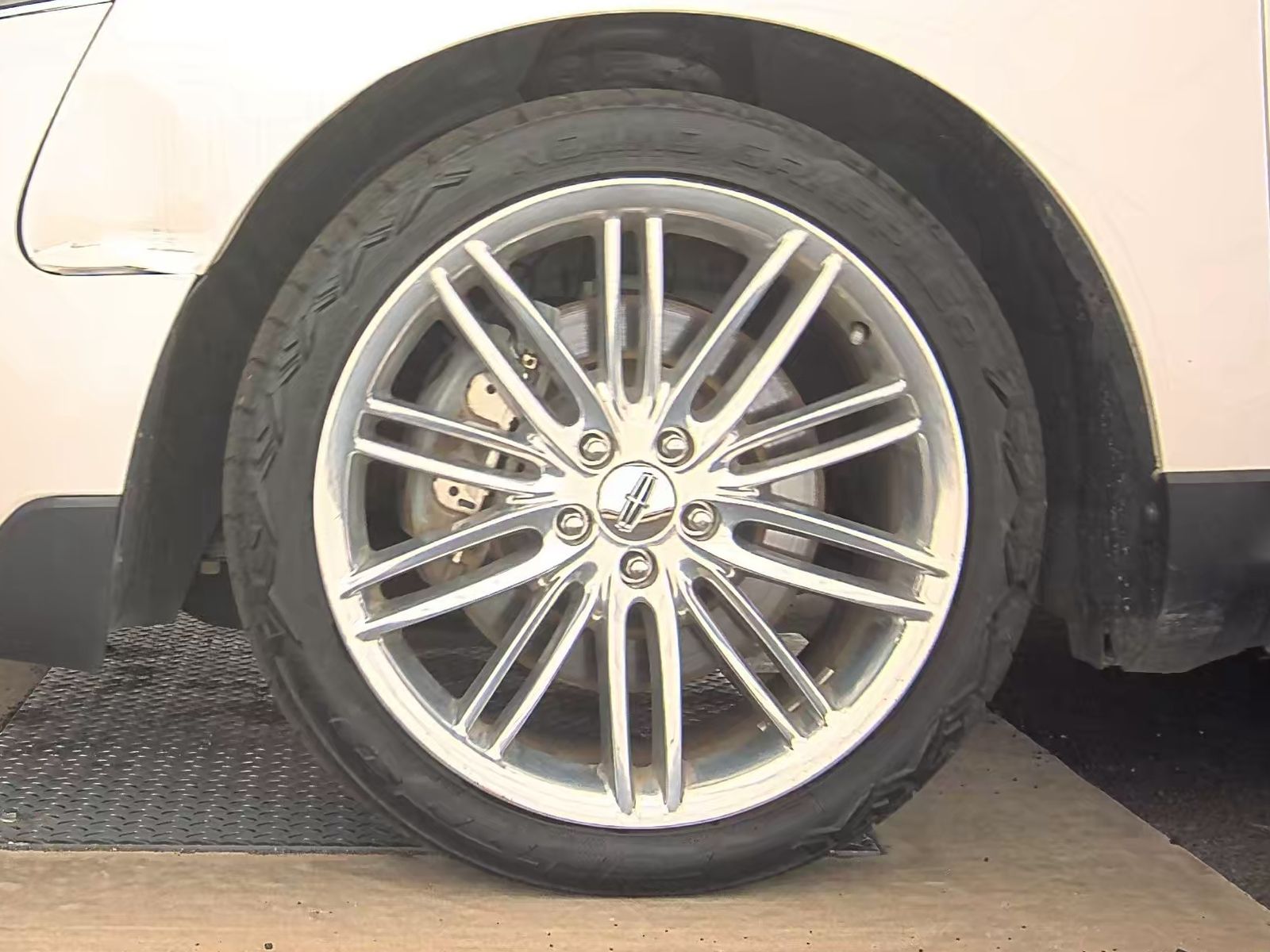 2018 Lincoln MKT Reserve AWD