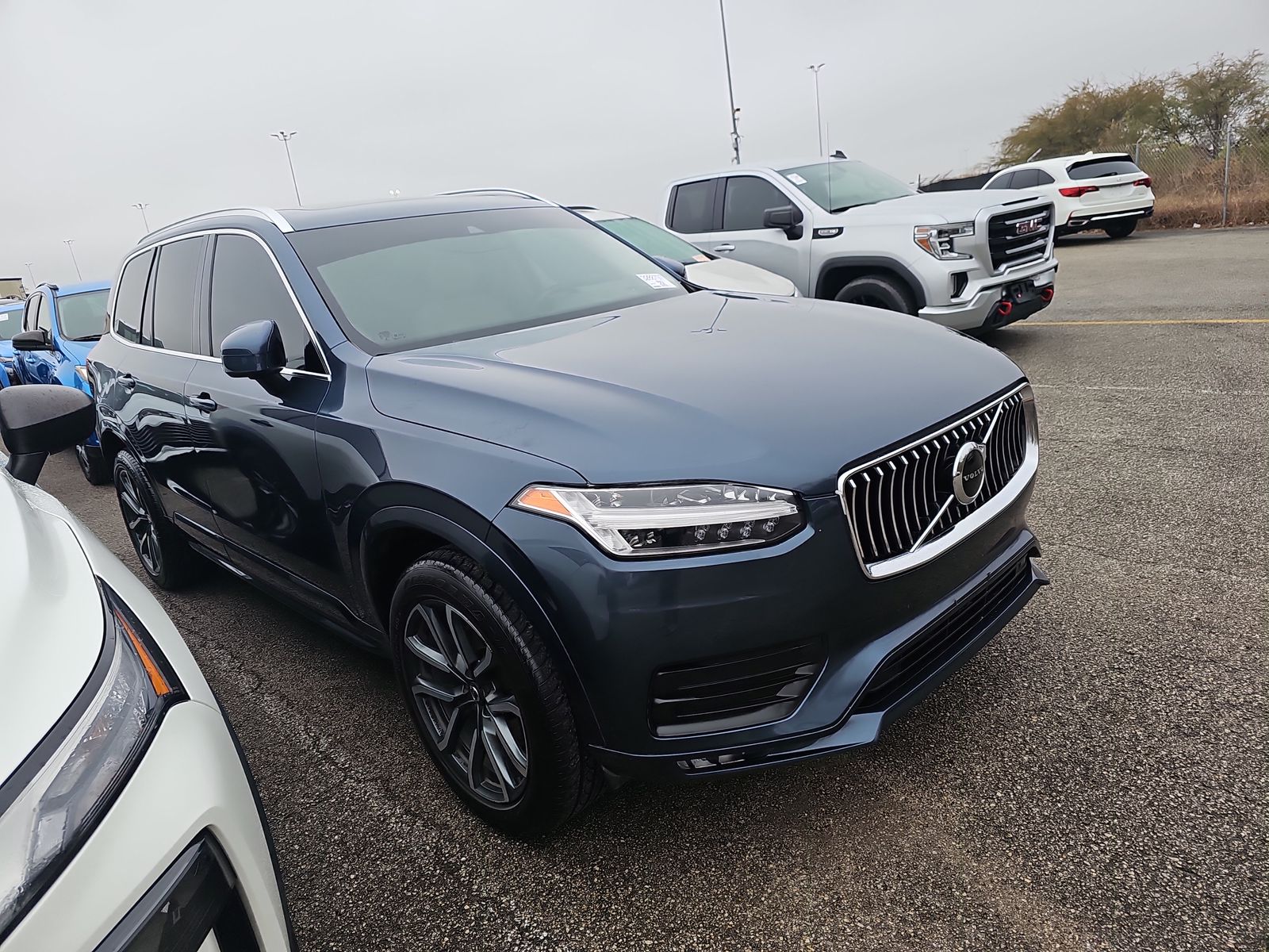 Volvo XC90 T5 Momentum 7-Passenger снимка Volvo XC90 T5 Momentum 7-Passenger