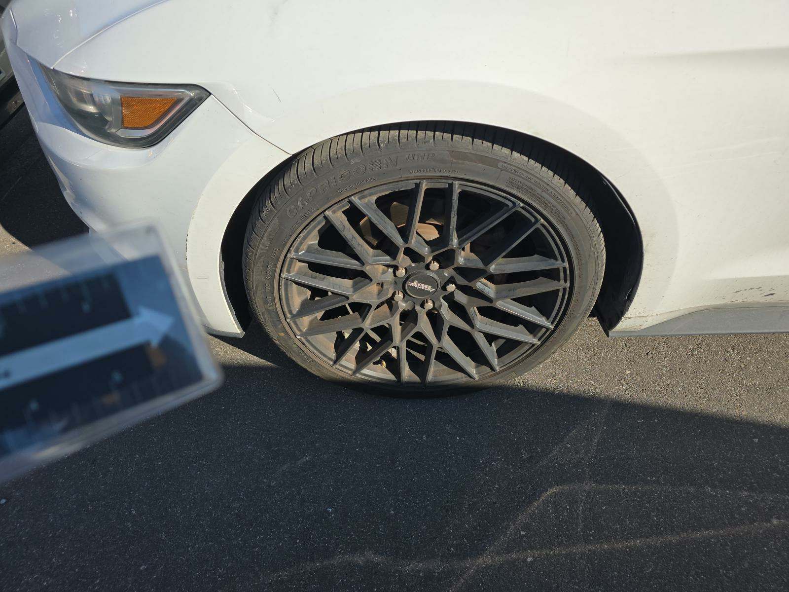 2015 Ford Mustang V6 RWD