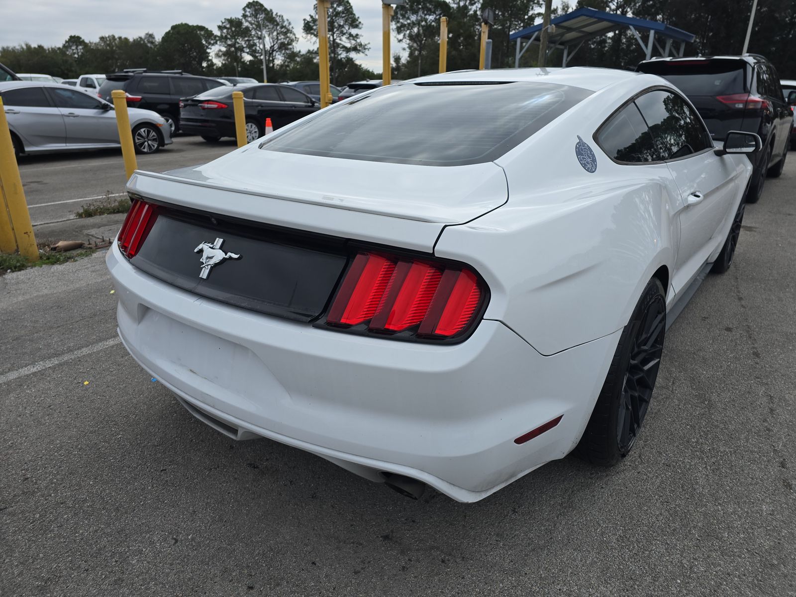 2015 Ford Mustang V6 RWD