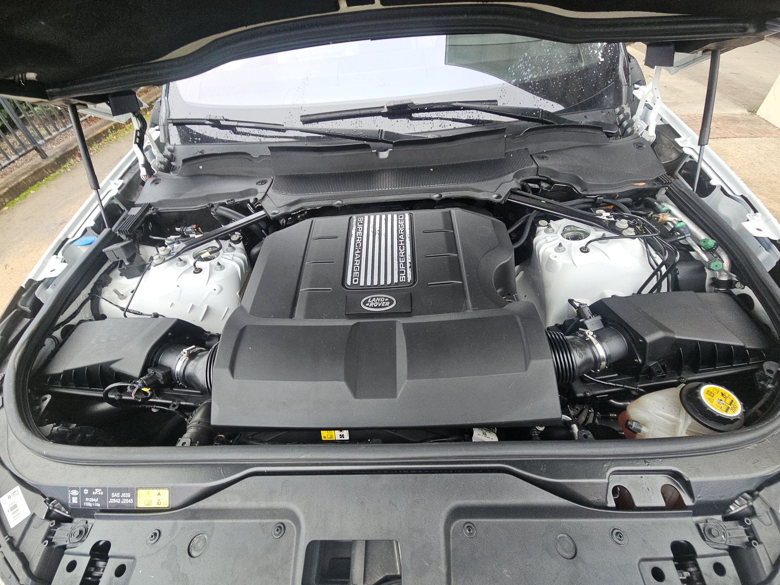 2020 Land Rover Discovery Landmark Edition AWD