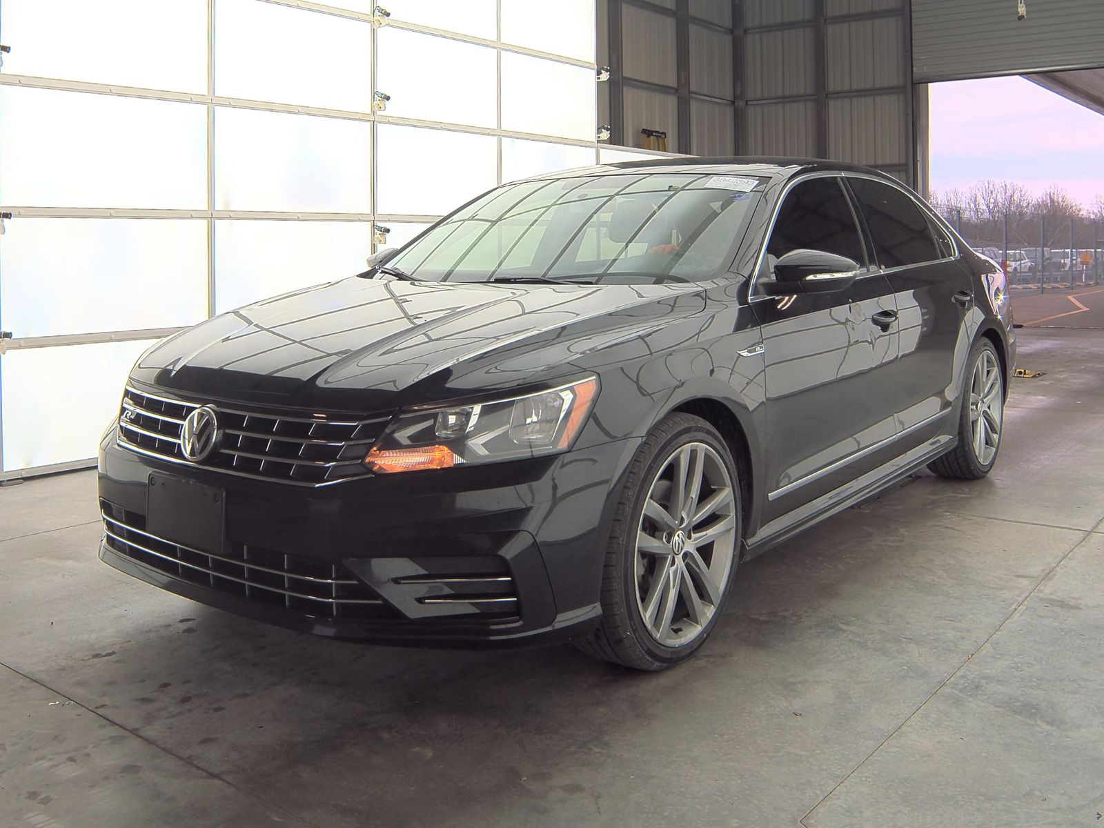 2017 Volkswagen Passat 1.8T R-Line FWD
