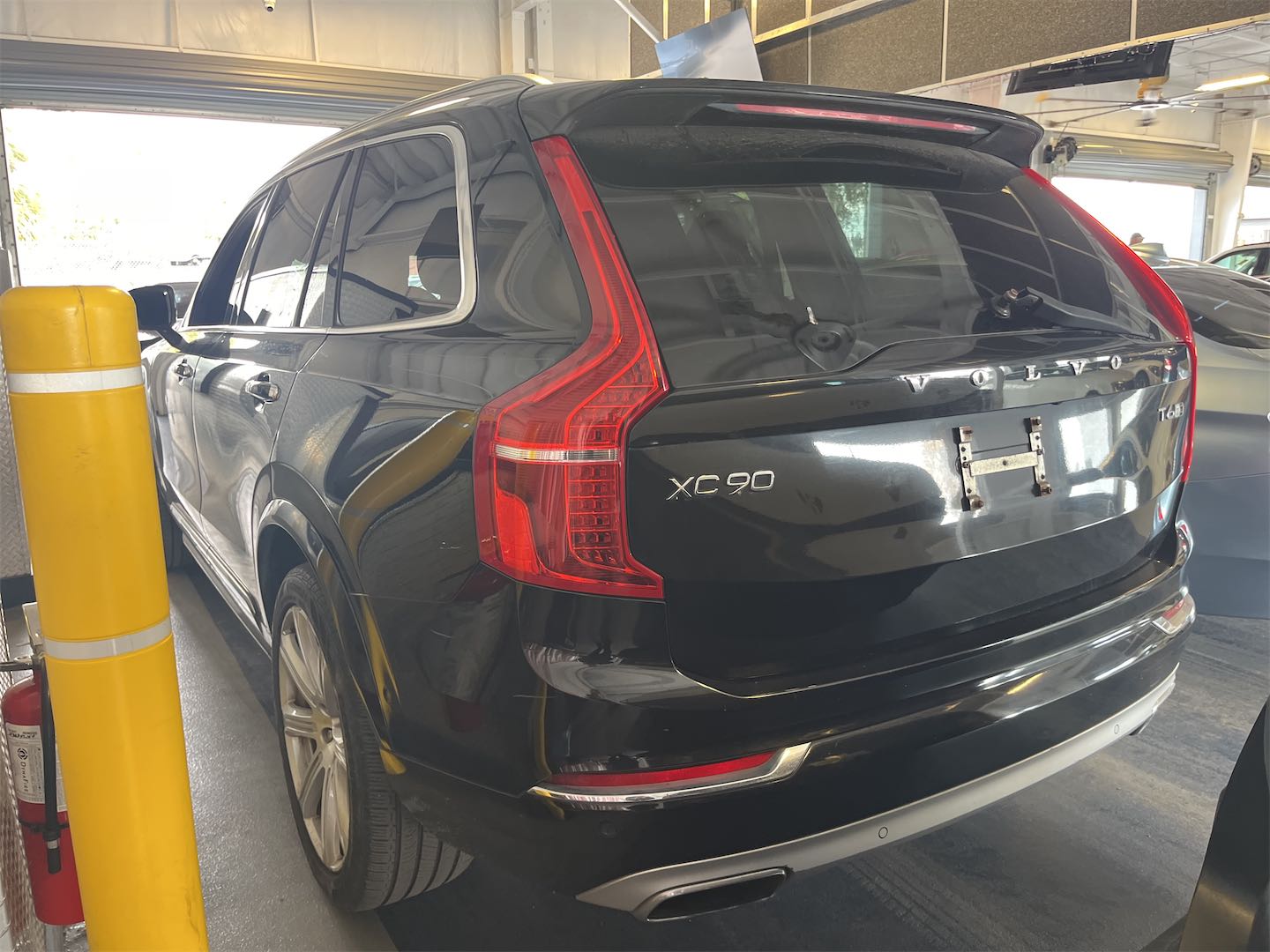 Volvo XC90 T6 Inscription 7-Passenger снимка Volvo XC90 T6 Inscription 7-Passenger