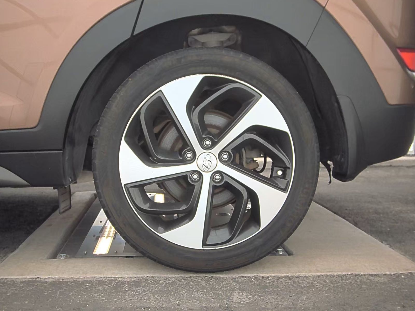 2016 Hyundai Tucson Sport FWD