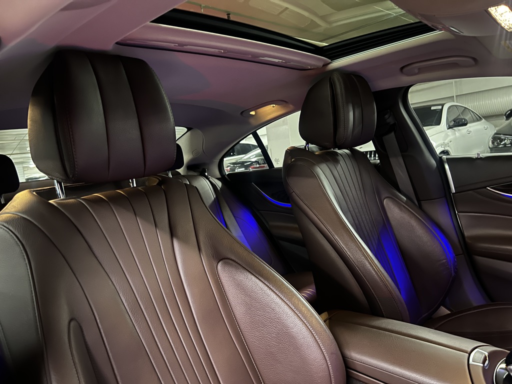 Mercedes-Benz CLS 450 снимка Mercedes-Benz CLS 450