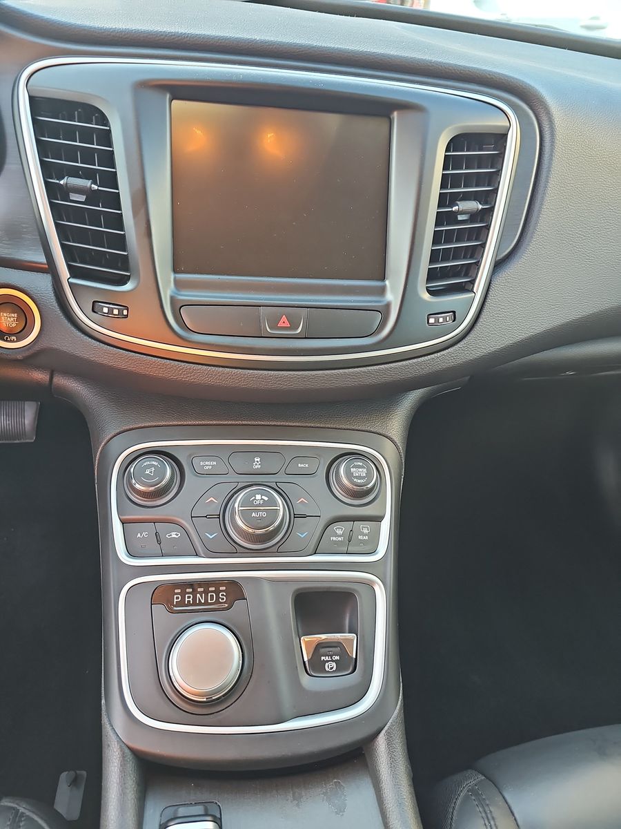 2017 Chrysler 200 Limited Platinum FWD