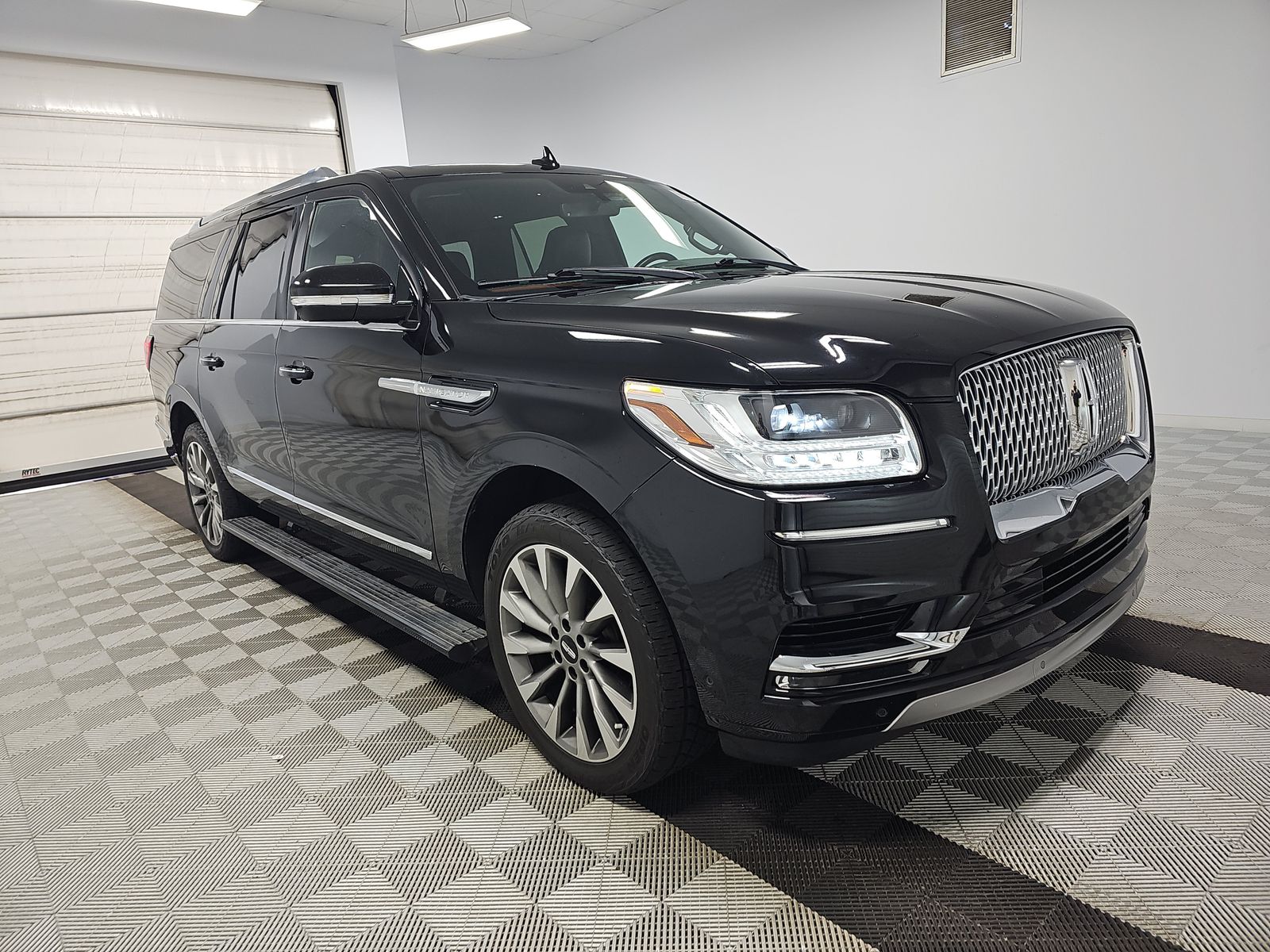 2020 Lincoln Navigator L Reserve RWD