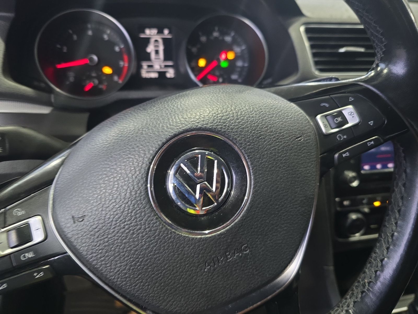 2017 Volkswagen Passat 1.8T R-Line FWD