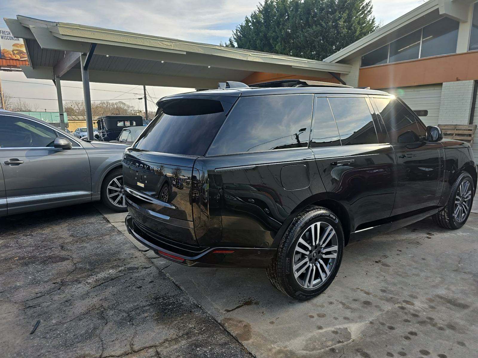 2025 Land Rover Range Rover SE AWD