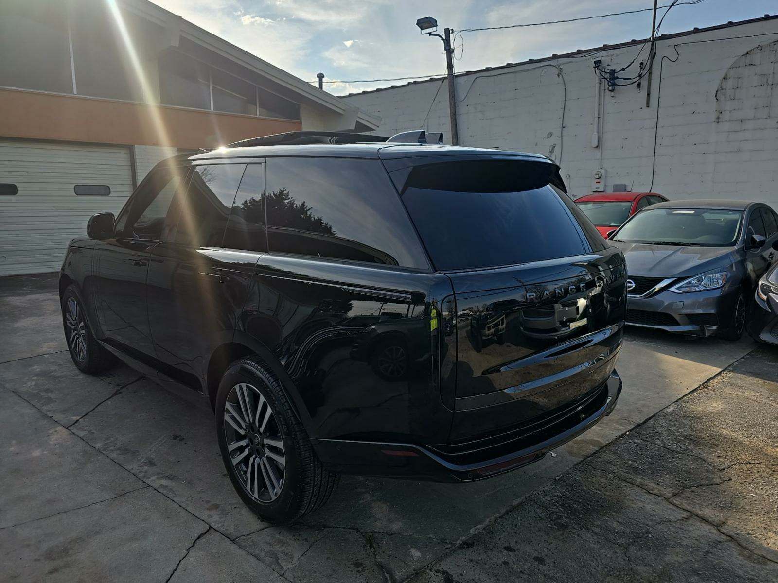 2025 Land Rover Range Rover SE AWD