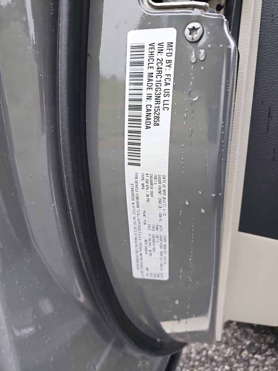 2022 Chrysler Pacifica Limited FWD