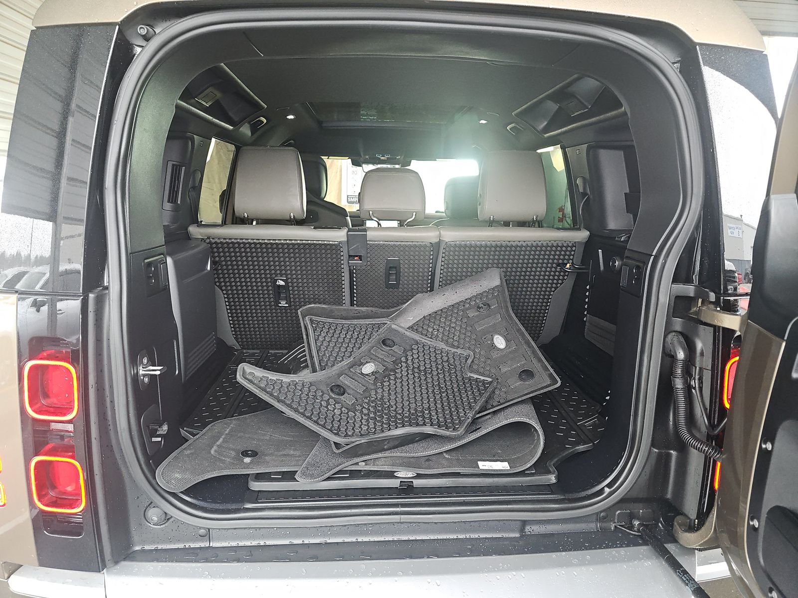 2022 Land Rover Defender 110 XS Edition AWD