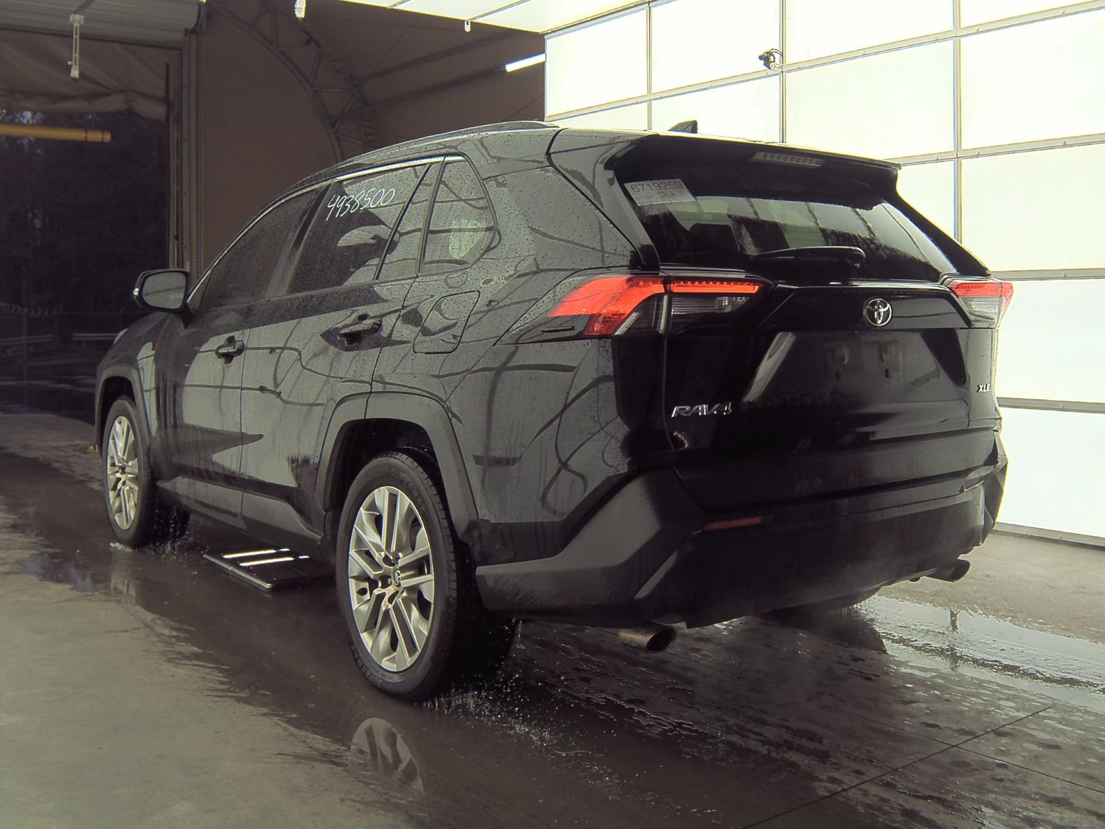 2020 Toyota RAV4 XLE Premium FWD