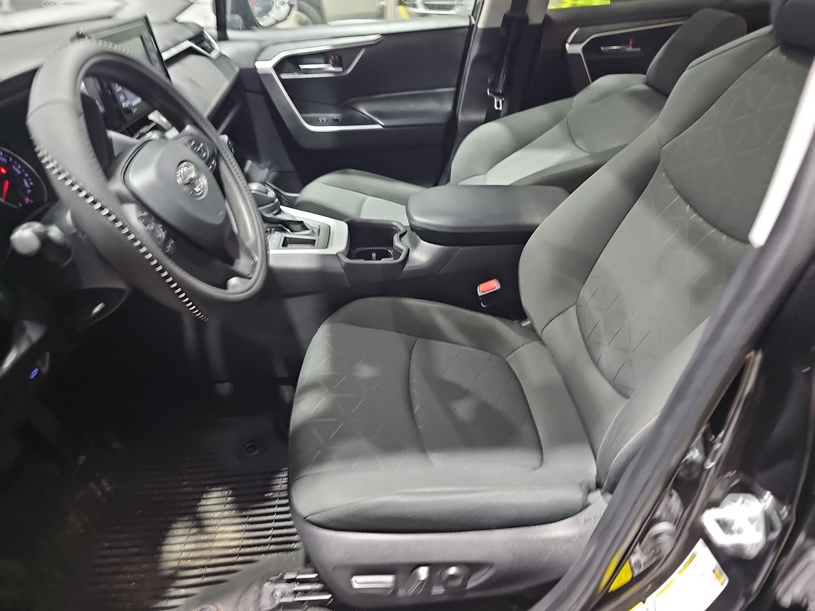 2022 Toyota RAV4 XLE FWD