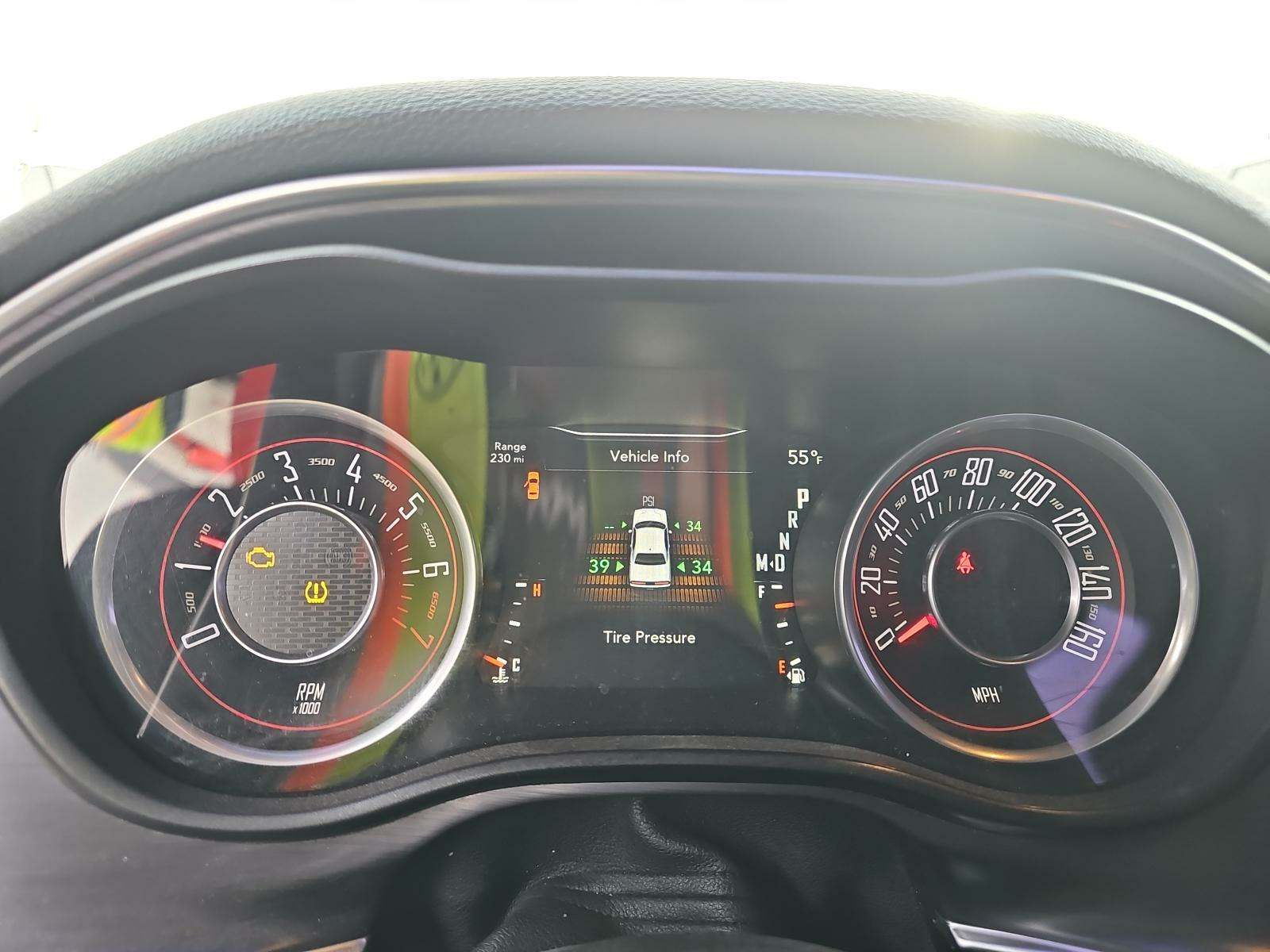 2016 Dodge Challenger SXT RWD