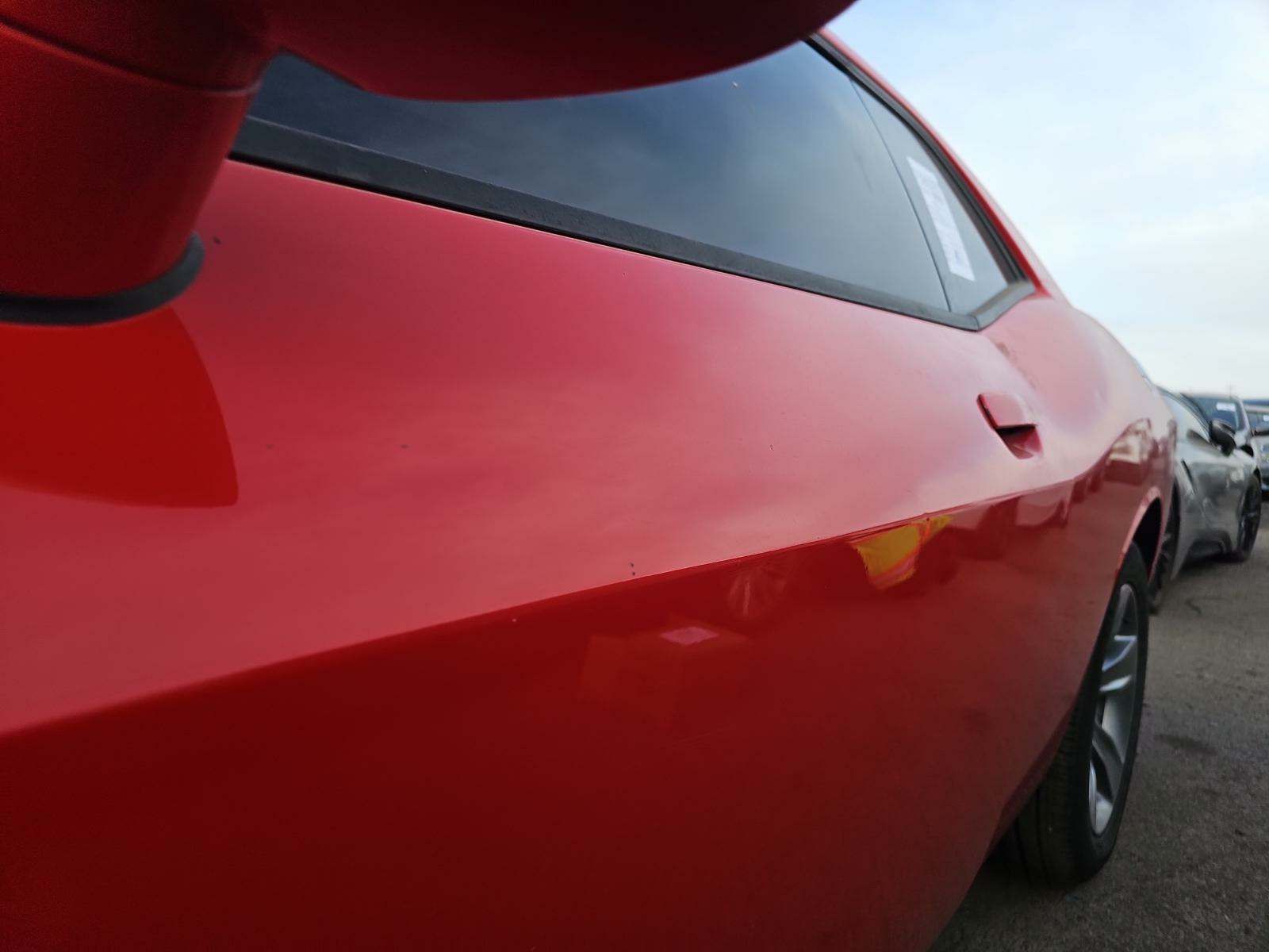 2016 Dodge Challenger SXT RWD