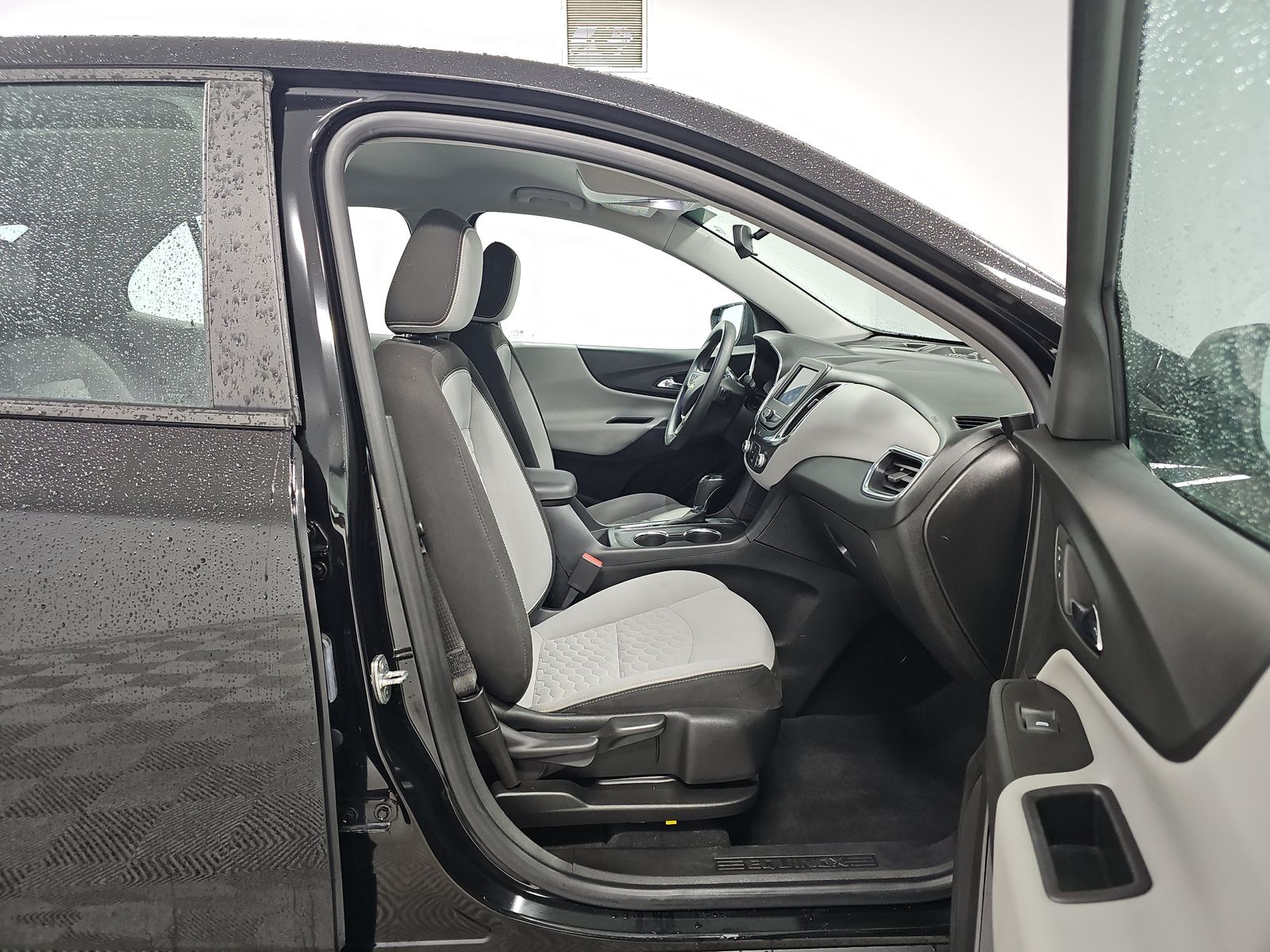 2020 Chevrolet Equinox LS FWD